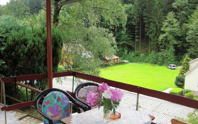 Engenstein Woodland Escape