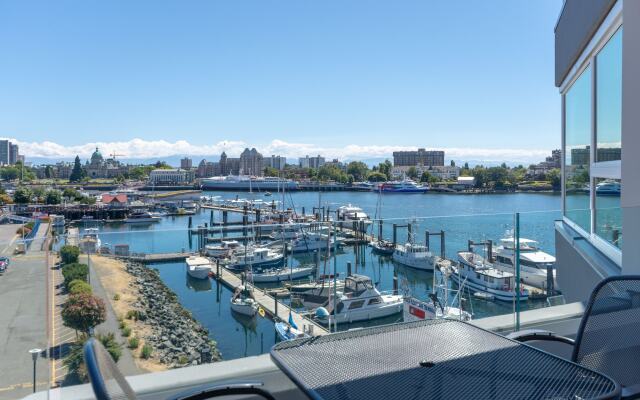 Victoria Regent Waterfront Hotel & Suites