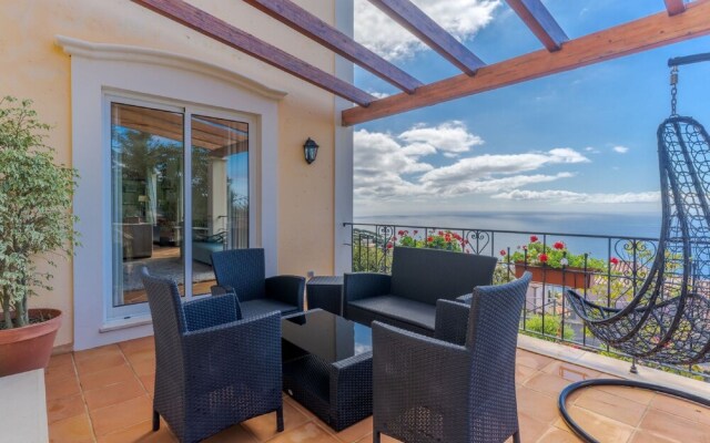 Villa Bougainvillea