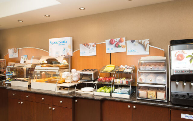 Holiday Inn Express Hotel & Suites WHITECOURT by IHG