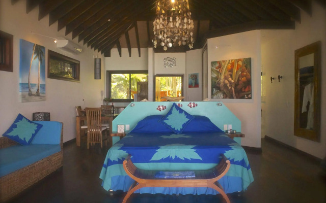 Heliconia Hideaway