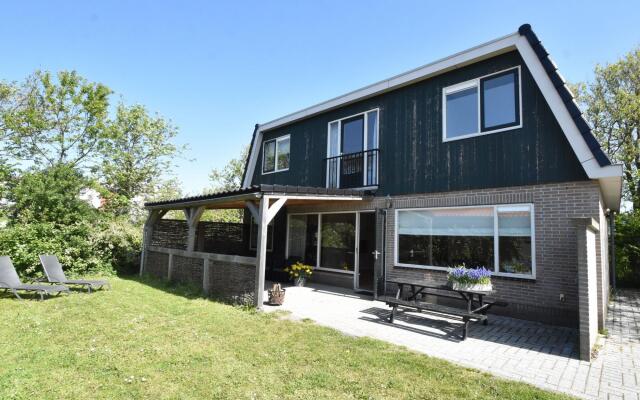 Bright Holiday Home In Callantsoog With Sauna