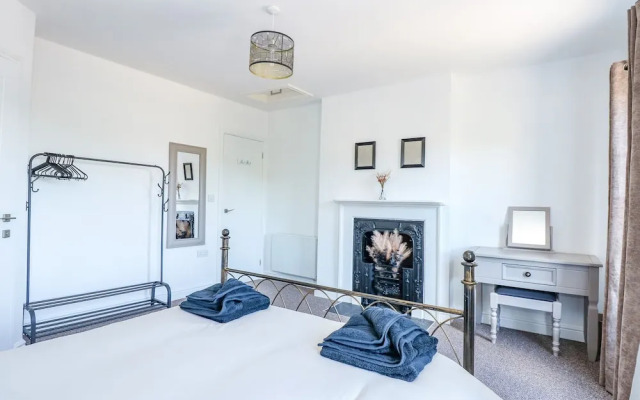 Lily Cottage