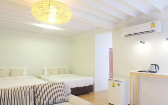 Plern Room And Backyard