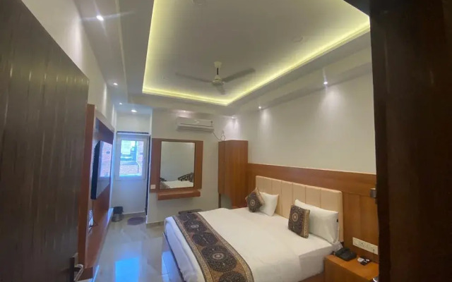 Hotel Varuna Grand
