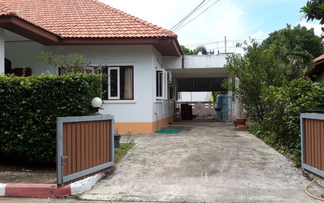 Mae Rampung Beach House