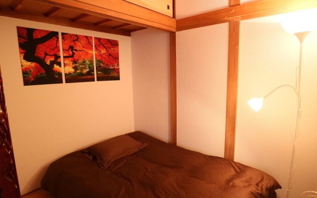 Ume Guest House – Guest Rooms – Osaka