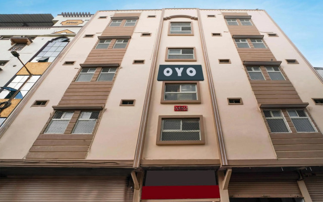 OYO HYD1516 Hotel Aroma Classic
