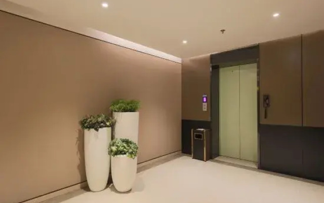 Homeinn Plus Hotel (Shenyang Railway Station East Square Subway Station)