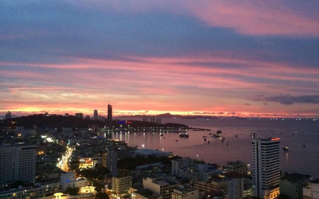 Pattaya Central Sea View Pool Suite