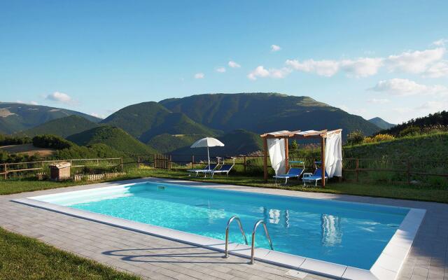 Inviting farmhouse in Cagli with swimming pool