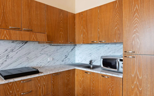 Spacious Apartment in Rancone With Lake View
