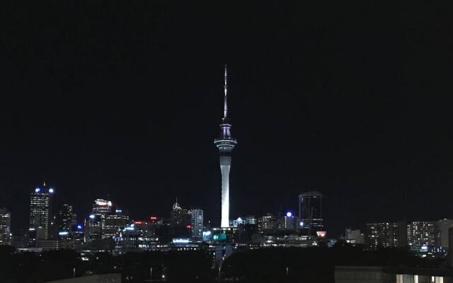 2 Bedroom Penthouse Apartment With City Views