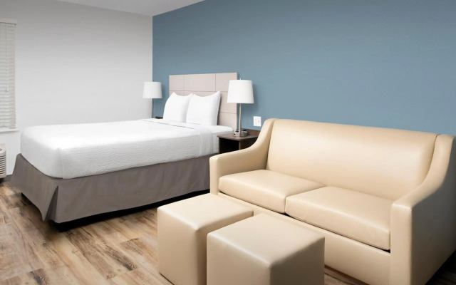 Woodspring Suites Deerfield Beach