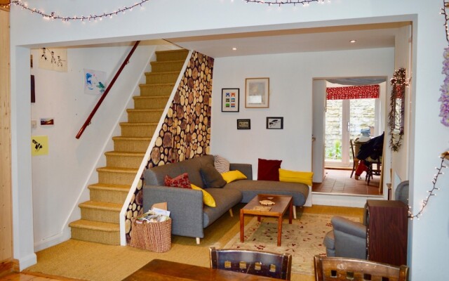 2 Bedroom Bristol Home