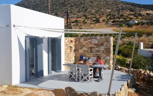 The Hedonist Square cycladic house with sea view
