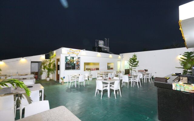OYO 10199 Hotel B Coral