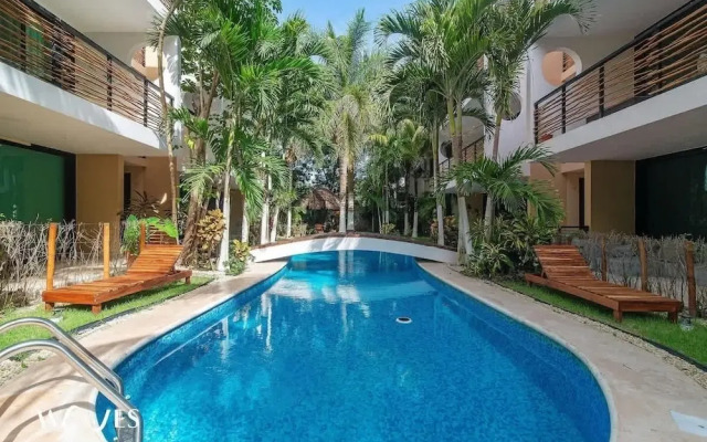 2 Br. Luminous and Spacious Pool View Apt
