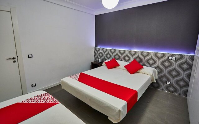 OYO Salamanca Suites