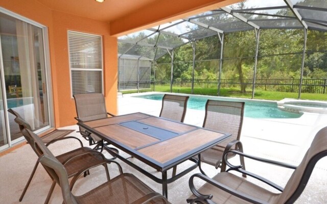 Summer Sparkle 4 Bedroom Home by RedAwning