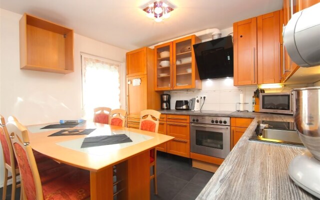 PRIVATE HOUSE MATTHÄIKIRCHSTRAßE