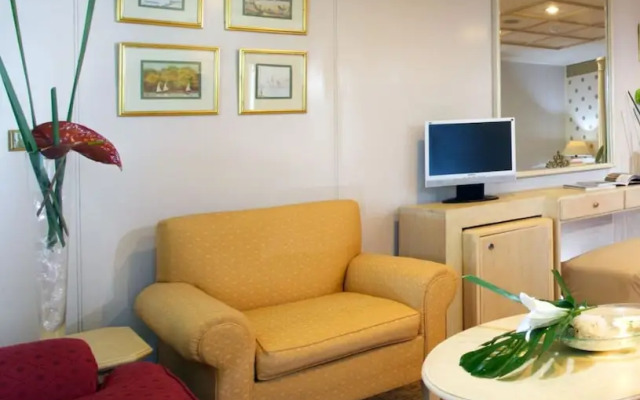 Mövenpick Prince Abbas Lake Nasser Cruise, Every Monday Four Nights From Aswan, Every Friday Three nights From Abu-Simbel - Including Excursions and Sightseeing - фото 2