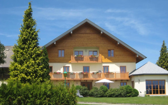 Pension Kreuzinger, 5310 Tiefgraben