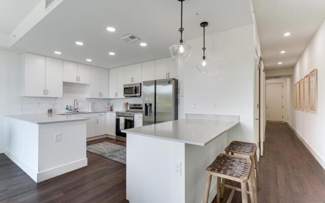 All-New, Waterfront Condo in Downtown Sarasota!