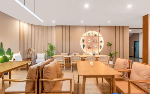 Yuntaishan Yimei Light Luxury Hotel (Shore Service area)