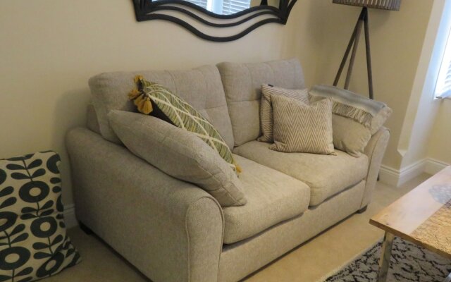 Stracey Road Apartment