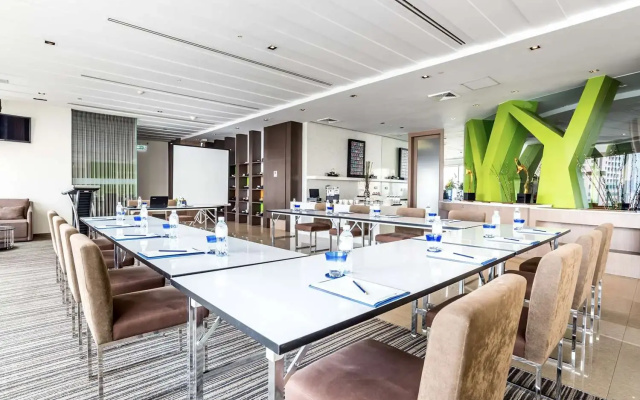 Hilton Garden Inn Bangkok Silom