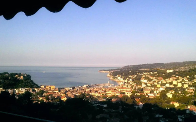 T2 à Cassis vue mer de reve