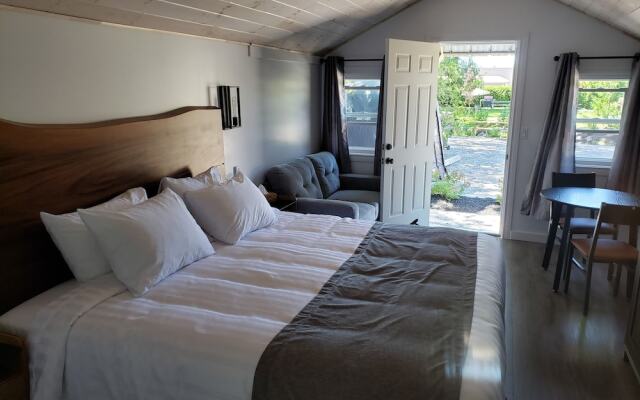 Adventure the Bruce Inn - Recently Renovated With Outdoor Hot Tub