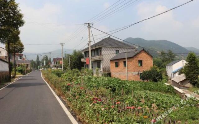 Longjia Inn