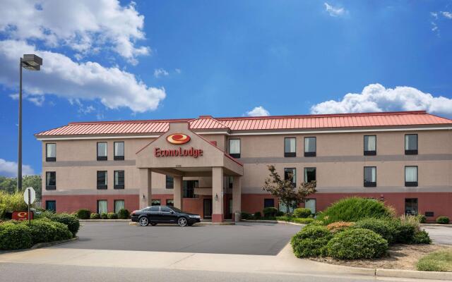 Econo Lodge Near Fort Gregg-Adams I-295