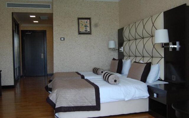 Agsaray Deluxe Hotel