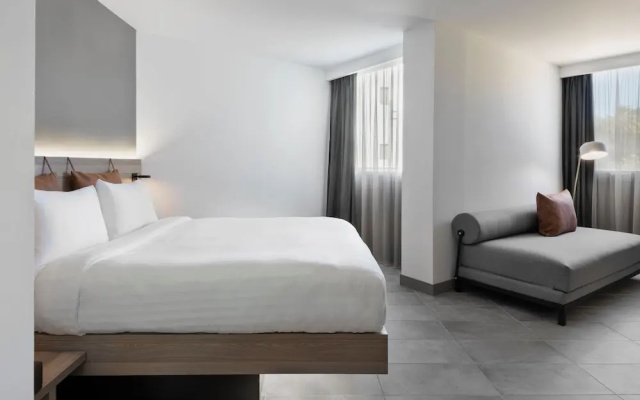Moxy La Ciotat