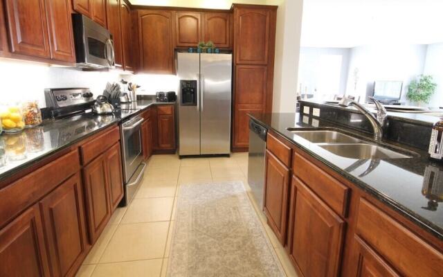 Lakeview Fantasy 3 Bedroom Condo