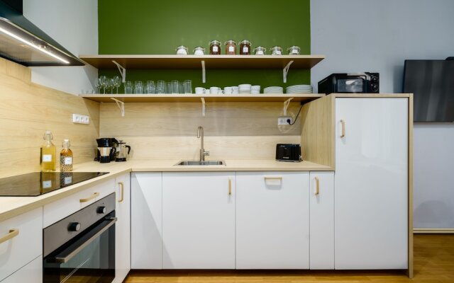Modern APT in Center by Michal&Friends