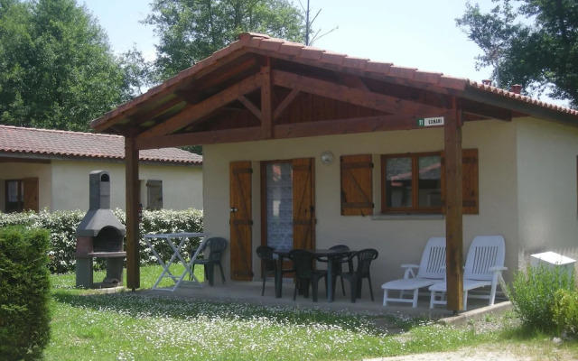 Camping Les Lacs de Courtes - Chalets