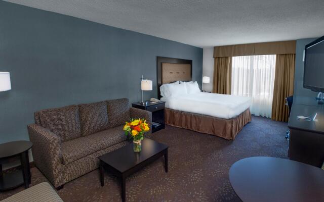 Holiday Inn Express Hotel & Suites Buffalo-Airport, an IHG Hotel