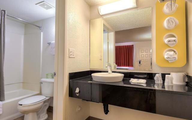 Motel 6 Los Angeles - Hacienda Heights