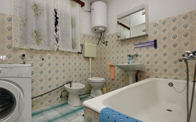 Amazing Home in Prizba With Wifi and 7 Bedrooms