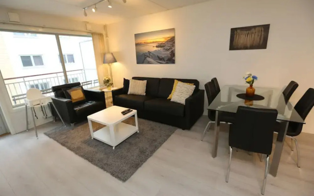 Sentral 3 roms top leilighet med gratis parkering