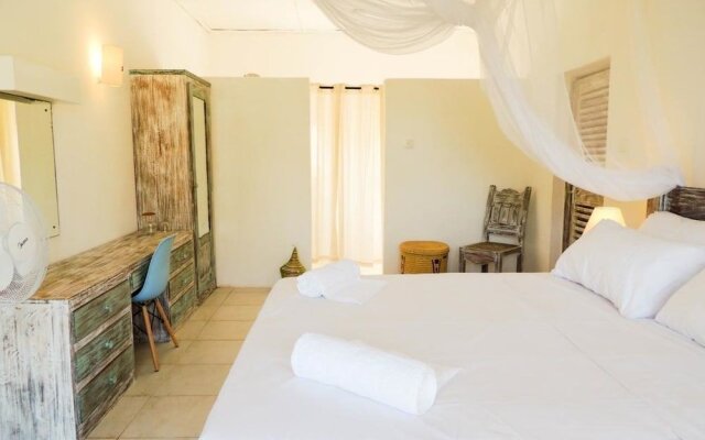 Baobab Beach House Bed and Breakfast