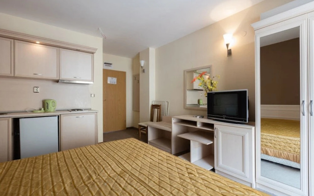 Quiet Studio in Avalon Complex