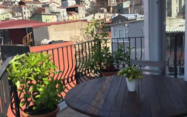 The White Swan Suites Beyoglu