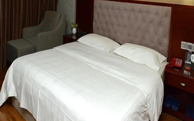 Greentree Alliance Xishuangbanna Peacock Lake Hote