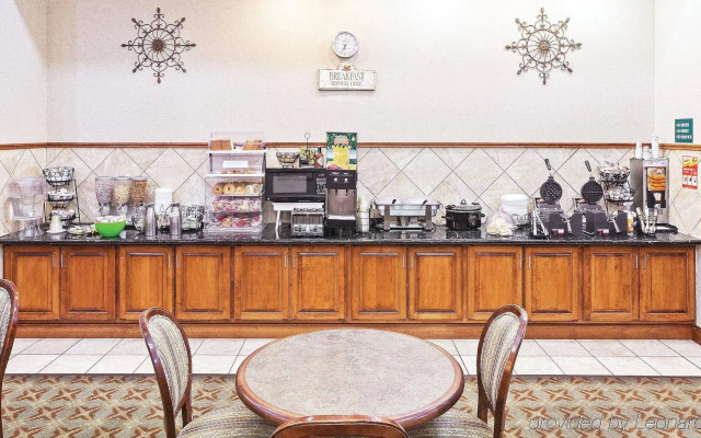 La Quinta Inn & Suites by Wyndham Gainesville