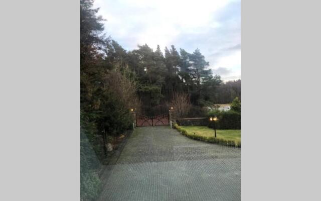 Struan Coach house in gated residence